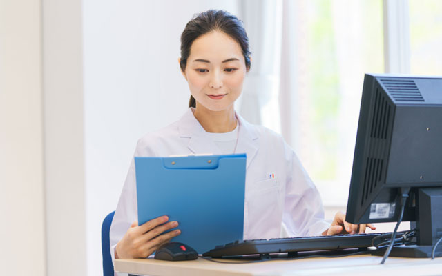 異業種の人でも医事課長はできるのか