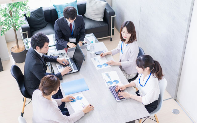 転職活動のことを今の会社に伝えるべき？