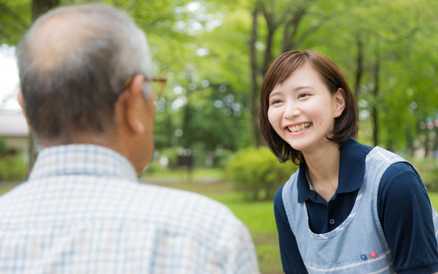 【介護現場で必要な接遇マナー】5つの原則と重要性を解説