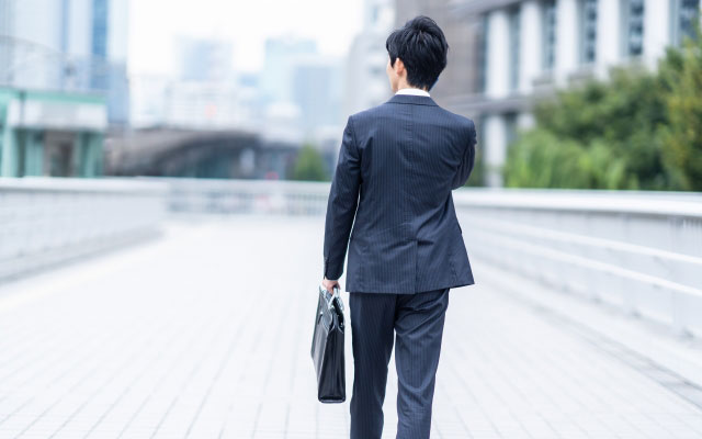 対面にこだわる転職支援の価値|Web商談全盛の時代に私たちが「直接訪問」を続ける理由